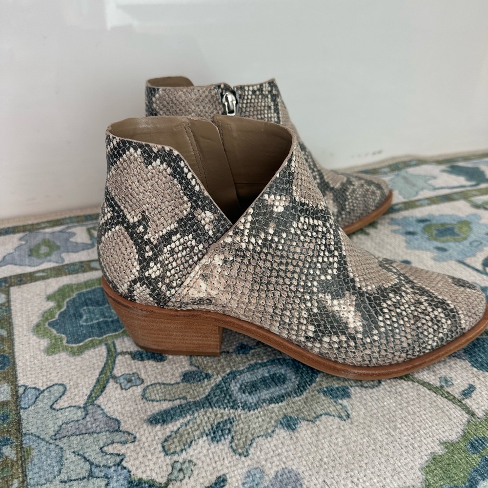 Sam Edelman Textured Ankle Booties - Black and Cream